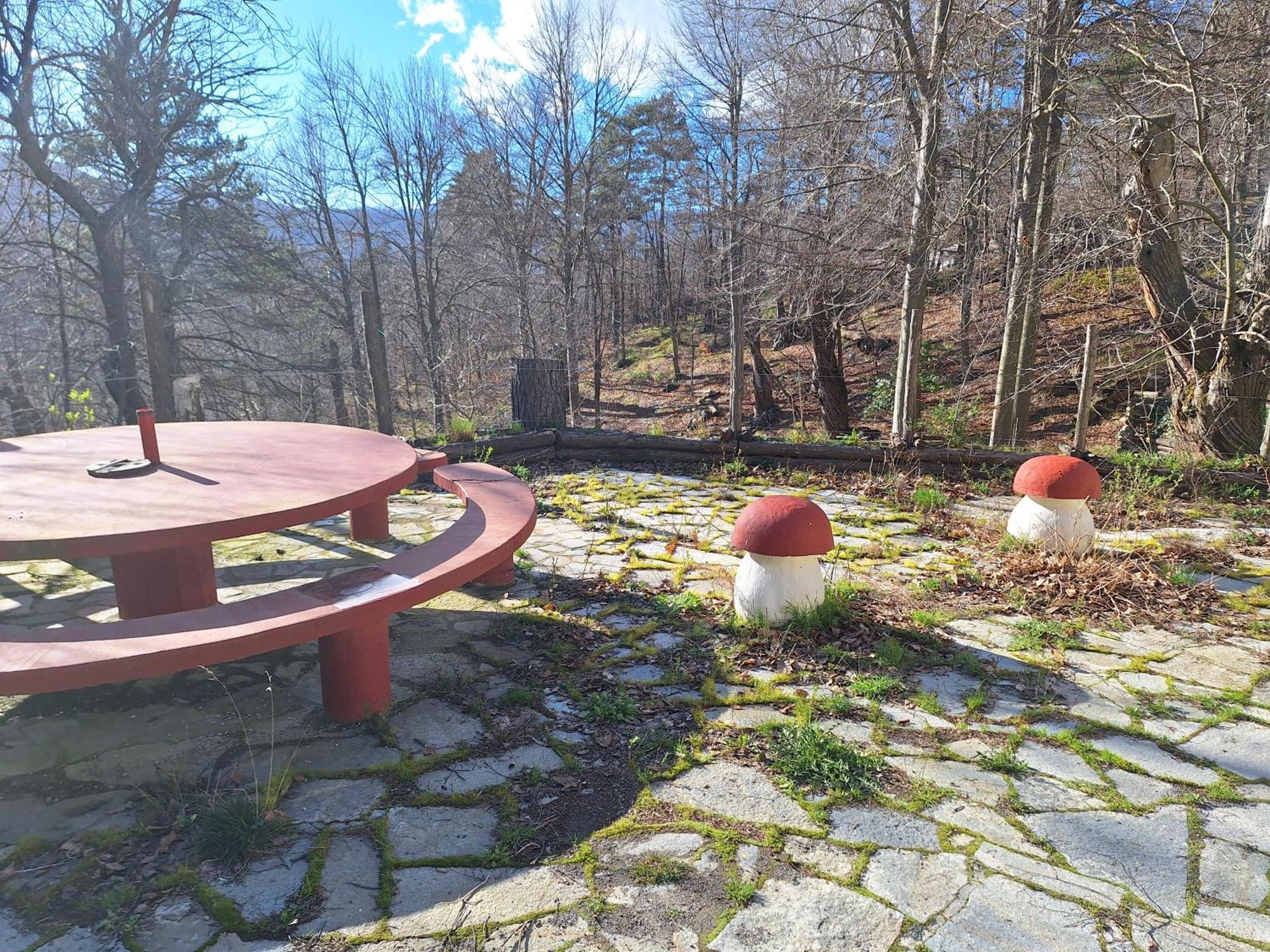 Il Villaggio Dei Puffi Bardineto Exterior foto